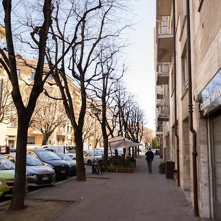 Grazioso Bilocale Comodo Ai Servizi Appartement Cuneo Buitenkant foto