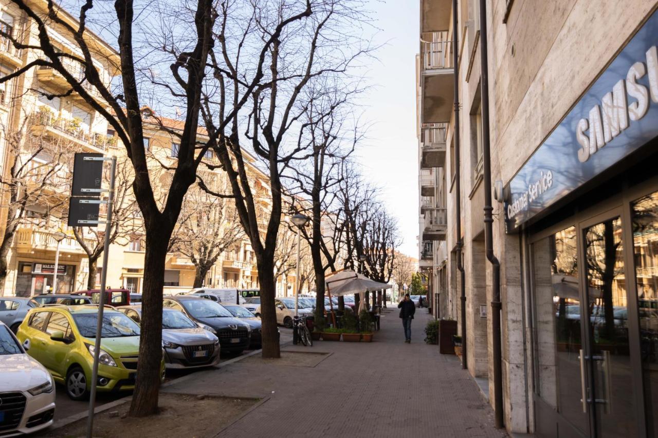 Grazioso Bilocale Comodo Ai Servizi Appartement Cuneo Buitenkant foto